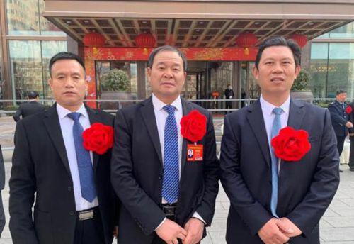 七一表彰大会主持词_七一表彰大会开幕致辞_七一表彰大会开幕词范文