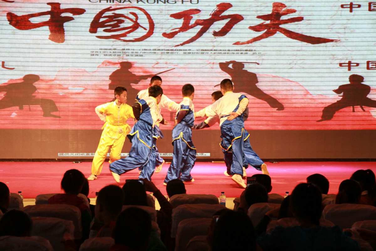 毕业晚会的主持词_毕业晚会主持稿子_毕业晚会主持词