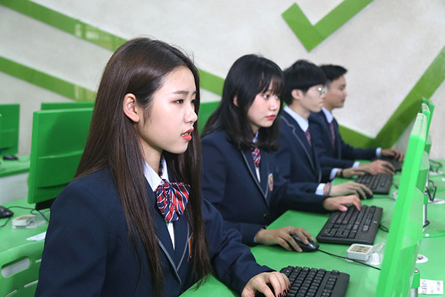博尔塔拉职业技术学院7609_博尔塔拉职业技术学院_博尔塔拉职业技术学院穿校服吗