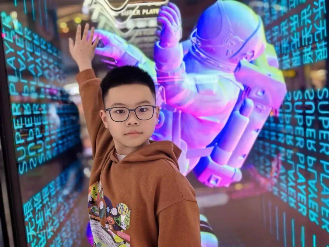 自我介绍英语作文带翻译_翻译英语作文带介绍怎么写_英语翻译介绍