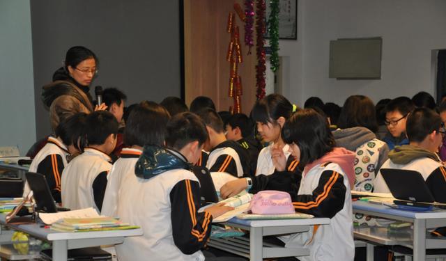 四川传媒学院学院学费_四川传媒学院学杂费_四川传媒学院学费多少