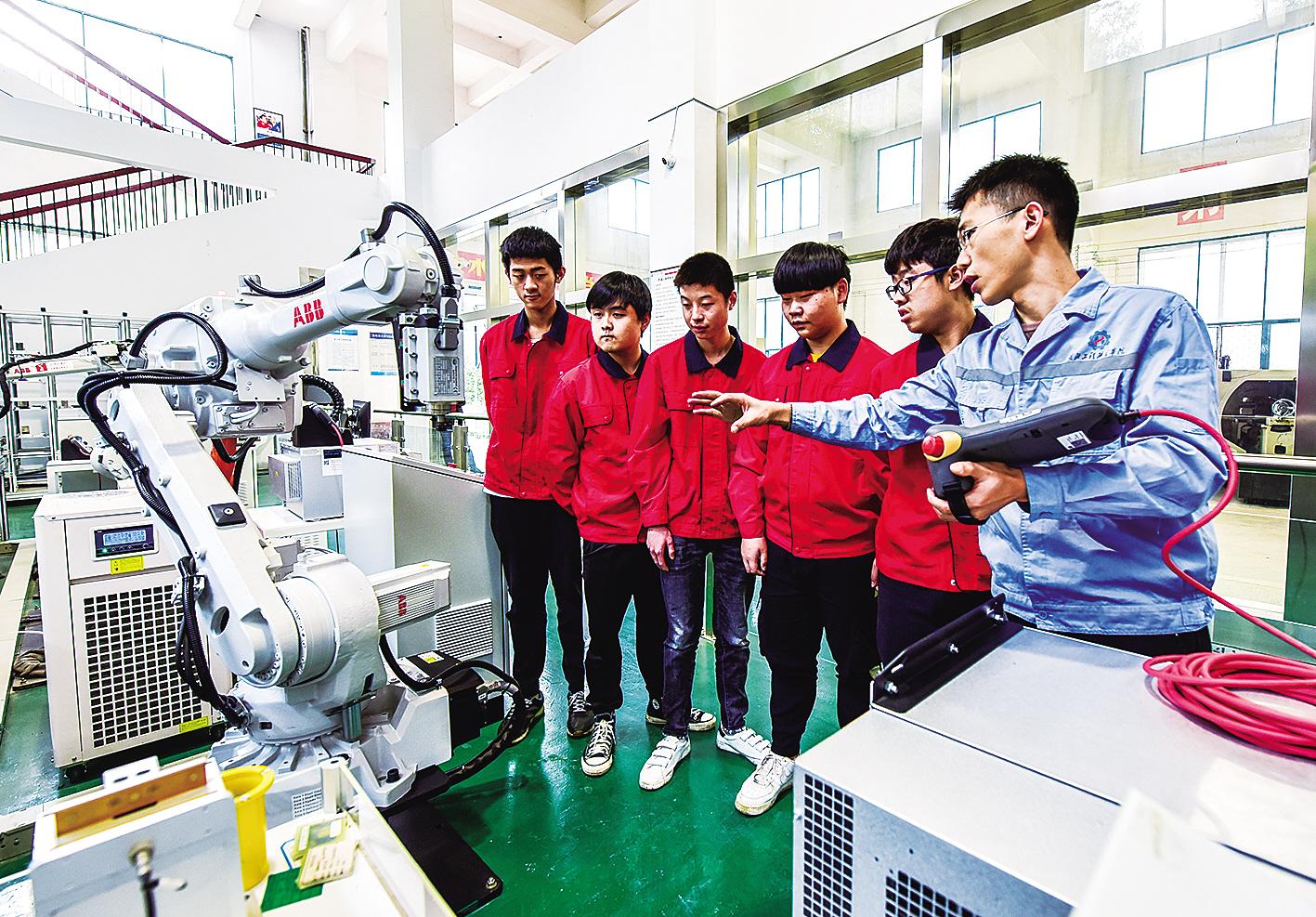 湖南医药学高等专科学校好吗_湖南中医药高等专科学校_湖南医药类专科
