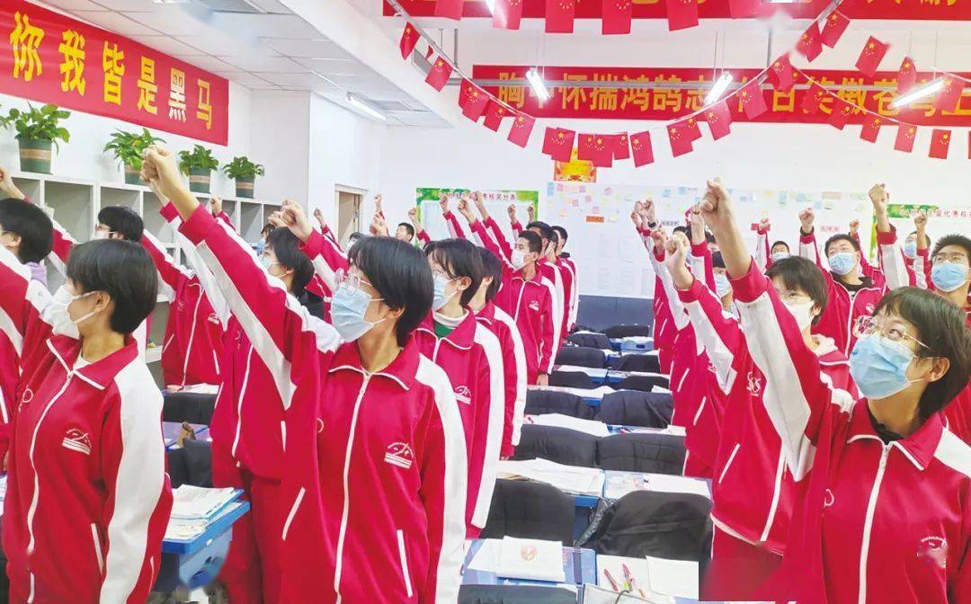 赤峰学院收费标准_赤峰学院学费_赤峰学院学费