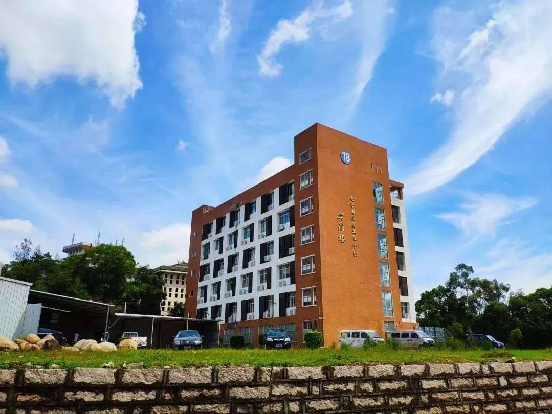 福建技术师范学院师资力量_福建技术师范学院_福建技术师范学院学工