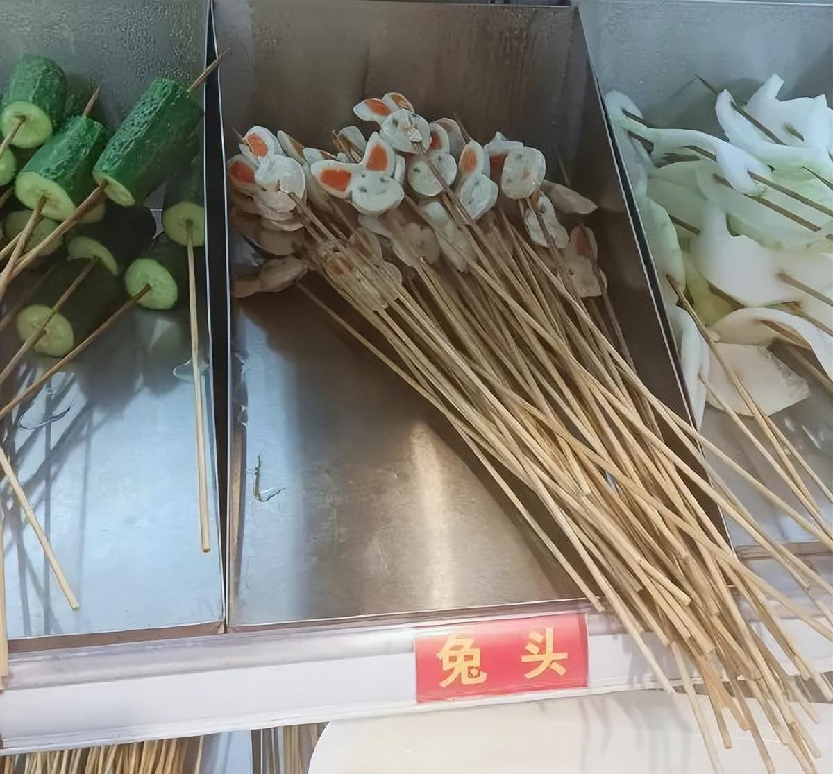 反光贴条贴车效果图片_送考车里贴满段子_车为什么贴内涵段子