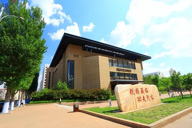 西安工业大学几本学校_西安工业大学算一本吗_西安工业大学是小211吗